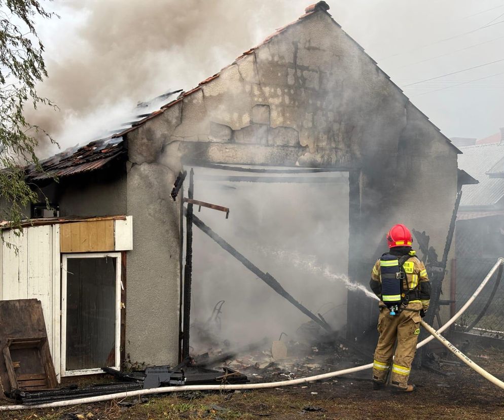 Pożar garażu przy ul. Gruszowskiej w Dąbrowie Tarnowskiej