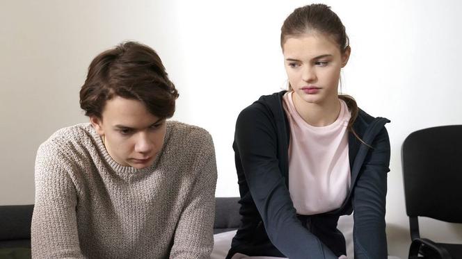 Barwy szczęścia odc. 2250. Zuzia (Anna Adamus), Filip Lisicki (Kuba Dyniewicz)