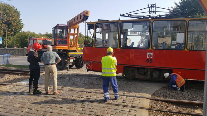 Tramwaj zderzył się z betoniarką