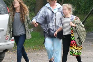 1PUBBL_KATARZYNA FIGURA Z CÓRKAMI