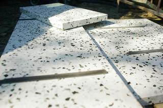 Betonowy kamień. Modne lastriko