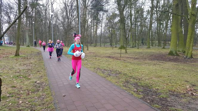 Grudziądzanki celebrowały swoje święto w biegu.  Ponad 400 pań imprezowało w Parku Miejskim