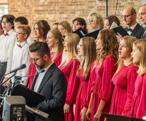 Muzyczna opowieść o bohaterach Powstania Warszawskiego zachwyciła Polonię