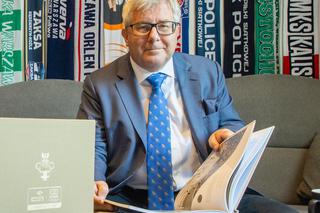 Ryszard Czarnecki szalał na trybunach! Polityk PiS ostro hejtowany