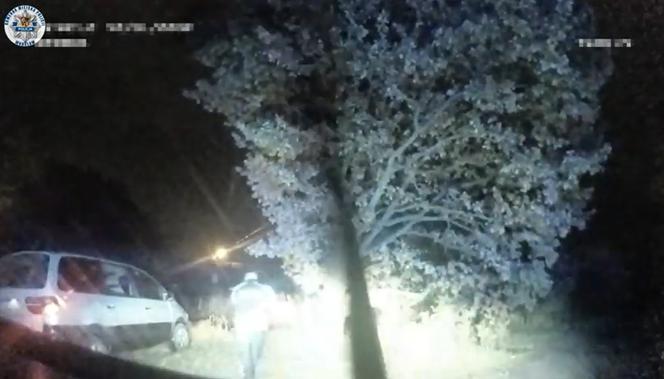 Kierowca forda na widok policjantów zaczął uciekać 