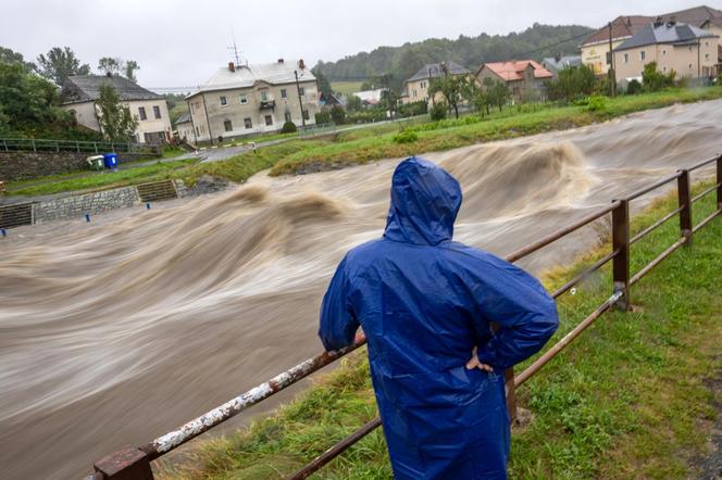 Czechy. Na niektórych rzekach „stopień ekstremalnej powodzi”