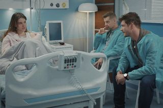 M jak miłość, odcinek 1878: Marcin (Mikołaj Roznerski), Paweł (Rafał Mroczek), Franka (Dominika Kachlik)