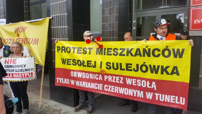 Protest mieszkańców Wesołej przeciwko WOW