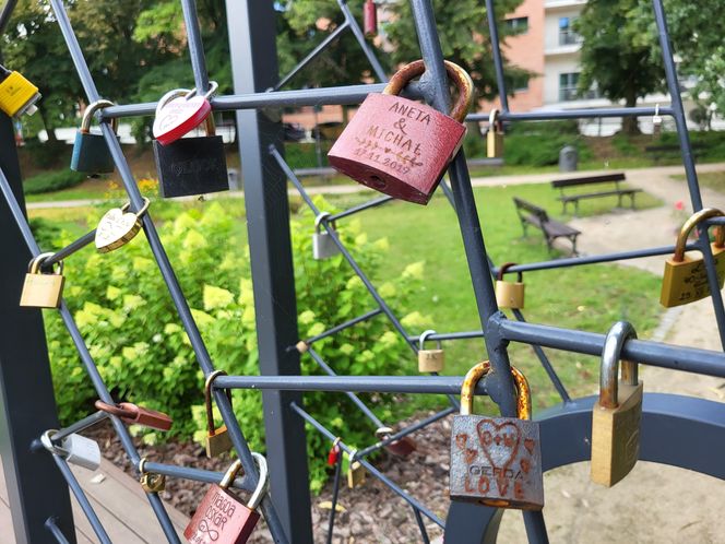 Miłość na kłódkę. Tu zakochani zostawiają symbol swoich uczuć!