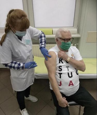 Zmizerniały Wałęsa został zaszczepiony