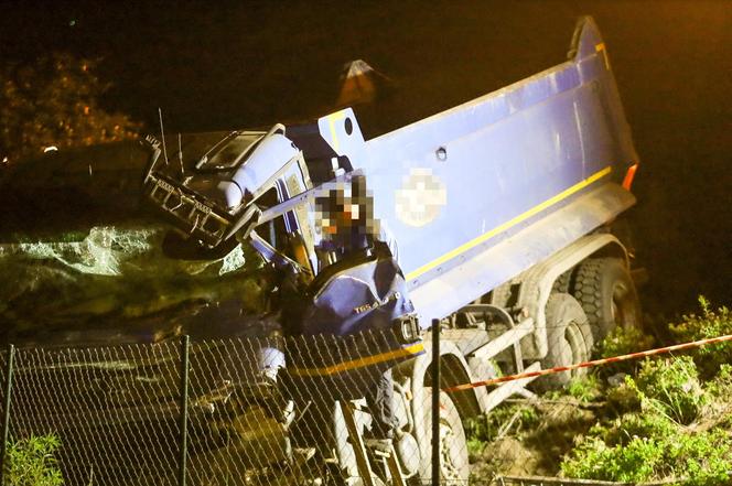 Karambol w Olsztynie. Pijany kierowca staranował autobus