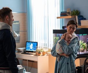 Na dobre i na złe odc. 960. Blanka (Pola Gonciarz), Nina (Rita Sobocińska), Mario (Marcin Korcz)