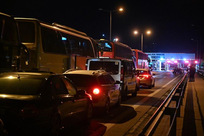 Granica z Białorusią częściowo otwarta. 270 tirów w kolejce pod Koroszczynem
