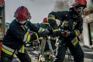 43 osoby ewakuowane! Pożar hali produkcyjnej w Bydgoszczy