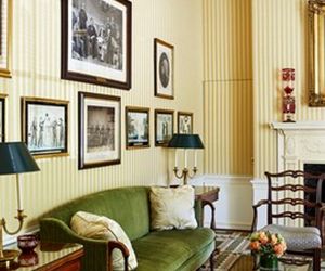 Ugoszczą Nawrockiego jak królową Elżbietę