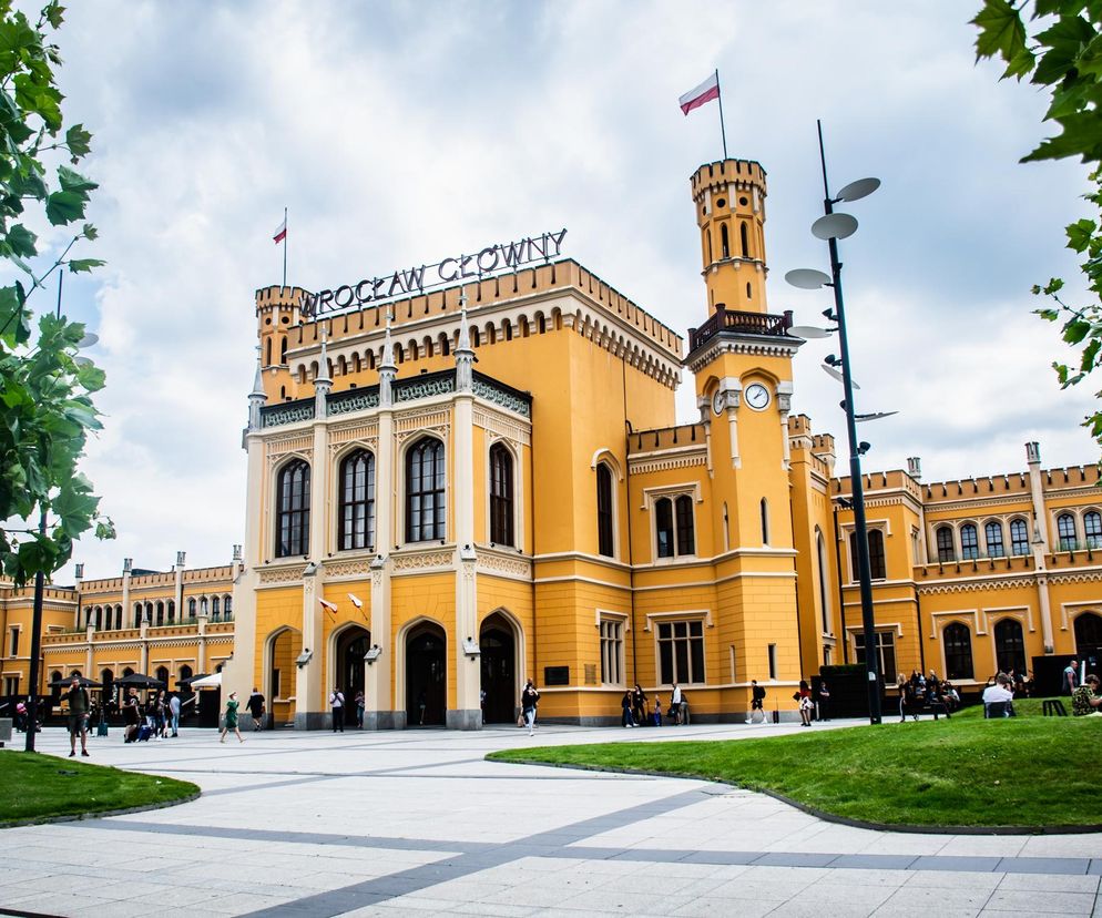 Najpiękniejszy dworzec PKP w Polsce według AI. Ten budynek zachwyca podróżnych