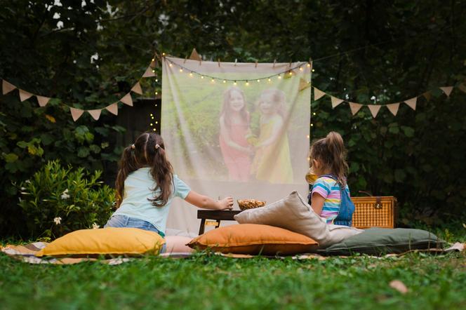 Telewizja w plenerze: kino ogrodowe