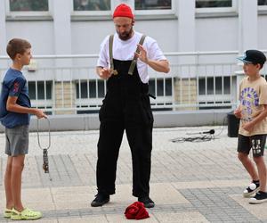 Carnaval Show w Plazie w Lublinie. Było zianie ogniem, pokaz iluzji i żonglerki oraz spektakl aerialowy!