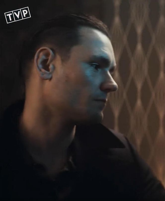 Zatoka szpiegów 2 sezon odc. 2. Franz Neumann (Bartosz Gelner)