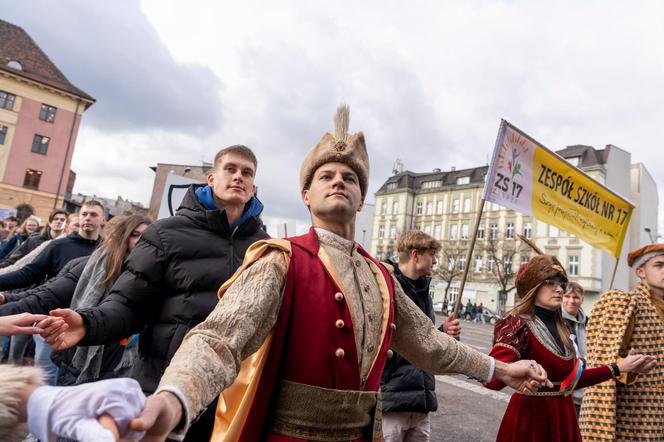 Maturzyści z Zabrza zatańczyli poloneza