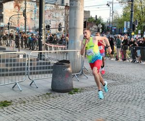 Rossmann Run 2025. Tłumy biegaczy wzięły udział w biegu ulicą Piotrkowską