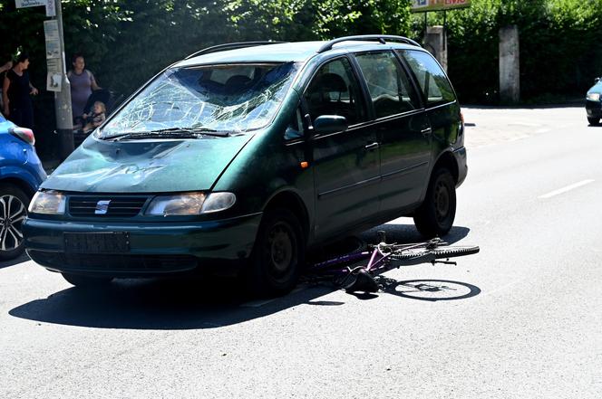 Rowerzysta potrącony przez samochód. Utrudnienia na ul. Chopina w Szczecinie