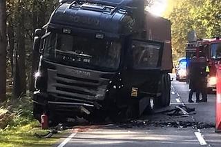 Wypadek w Katowicach. Kobieta zginęła w zderzeniu z TIRem