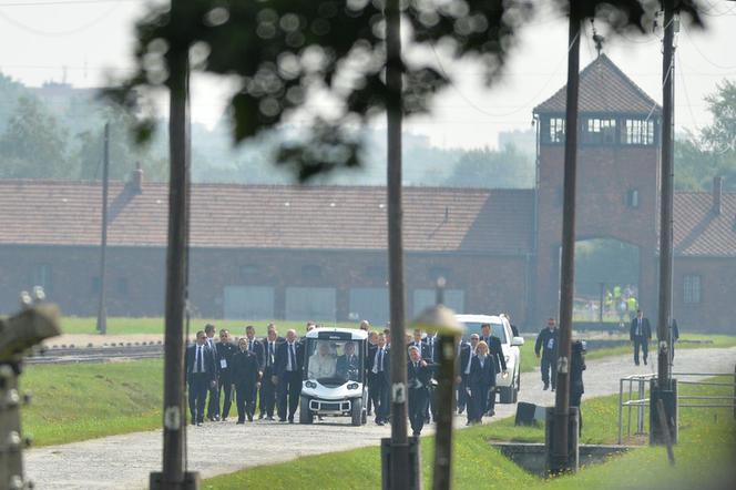 Papież Franciszek w obozie Auschwitz Birkenau