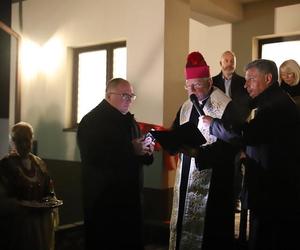 Abp Marek Jędraszewski w Modlniczce: Dźwigając krzyże, wznosimy pomnik wiary, nadziei i miłości