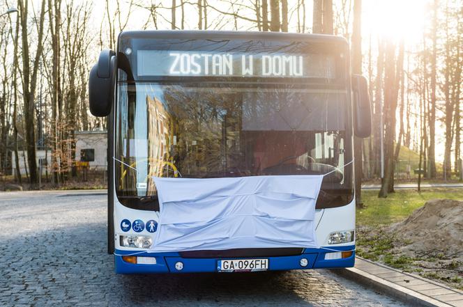 Autobusy w Gdyni, zachęcają do noszenia maseczek