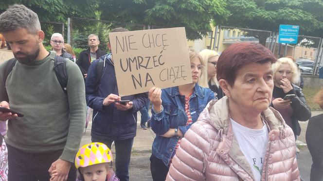 „Ani Jednej Więcej”. W Olsztynie setki osób protestowały po śmierci Doroty [ZDJĘCIA]