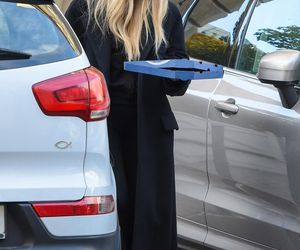 Joanna Przetakiewicz Bantleyem po pizzę