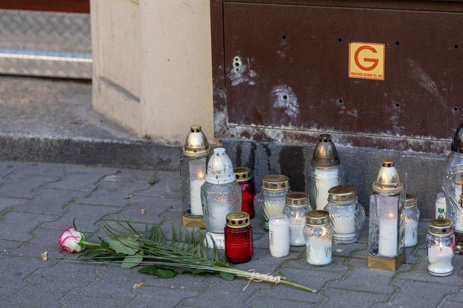 Poznań. Morze zniczy w miejscu tragedii