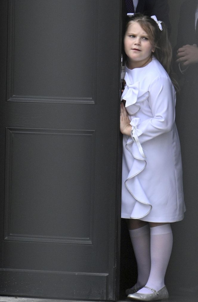 Kasia Nawrocka czuje się już w Belwederze jak u siebie! Przemieszcza się na rowerku!