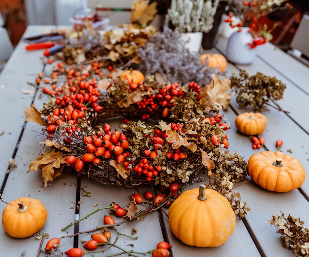 Zrobiłam swój własny jesienny wianek! Inspiracje na piękne kompozycje DIY 