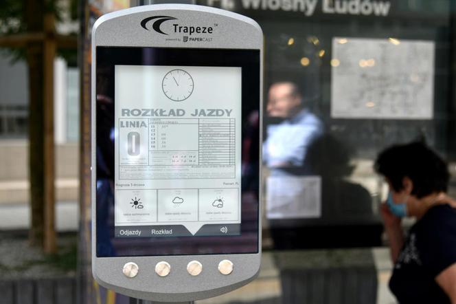 E-papierowy wyświetlacz rozkładu jazdy