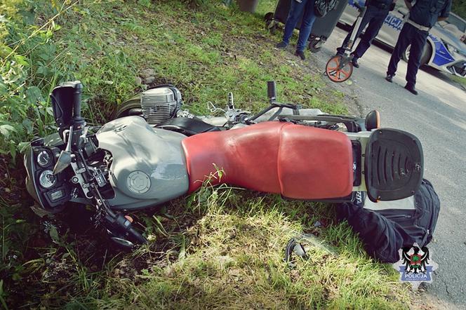 Młody kierowca nie zauważył motocyklisty