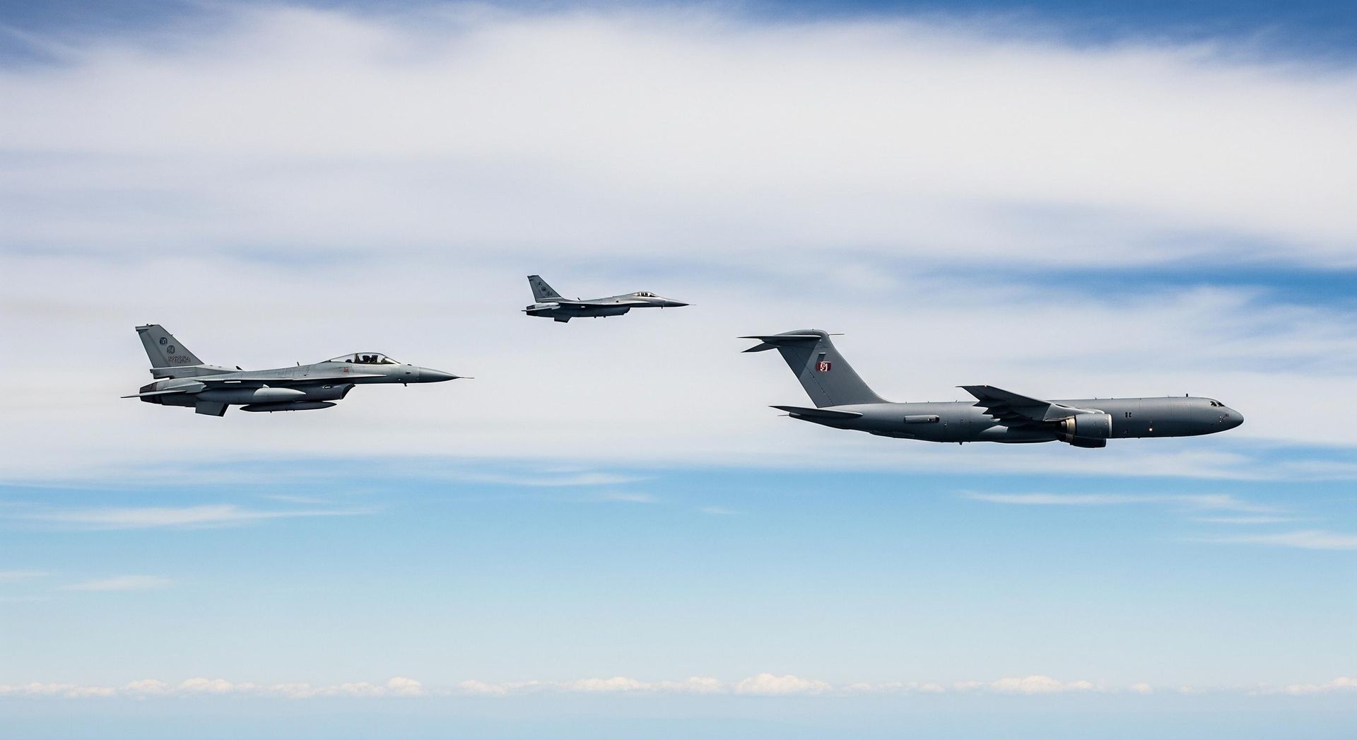 Rosyjski samolot nad Bałtykiem! Polskie myśliwce od razu zareagowały