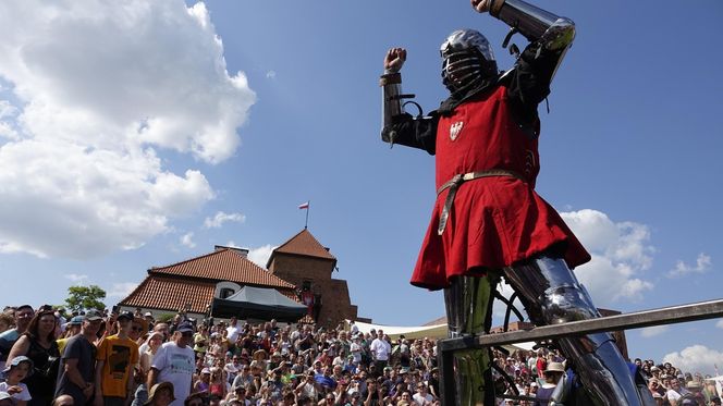 Co roku turniej rycerski na Zamku w Liwie przyciąga coraz większą rzeszę odbiorców