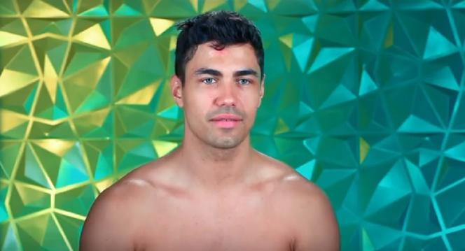 Hotel Paradise 5: Kasper wreszcie rozwiał wątpliwości fanów. Skąd wzięła się jego tajemnicza blizna? 