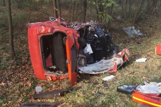 Śmiertelny wypadek pod Pajęcznem. 33-latek zginął w zderzeniu z tirem [ZDJĘCIA]