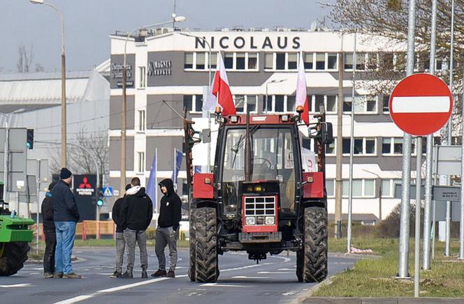 Skromne początki rolniczej blokady na drodze do Bydgoszczy