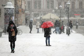 Załamanie pogody. Prognozy mówią o burzach i śniegu!