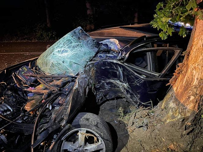 19-latek rozbił passata, bo szpanował przed dziewczynami. Dramat na drodze pod Łosicami