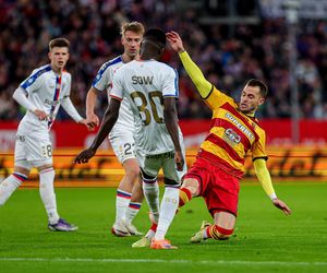 Decydujący cios w 87. minucie! Kuriozalny samobój dał Górnikowi fotel lidera Ekstraklasy