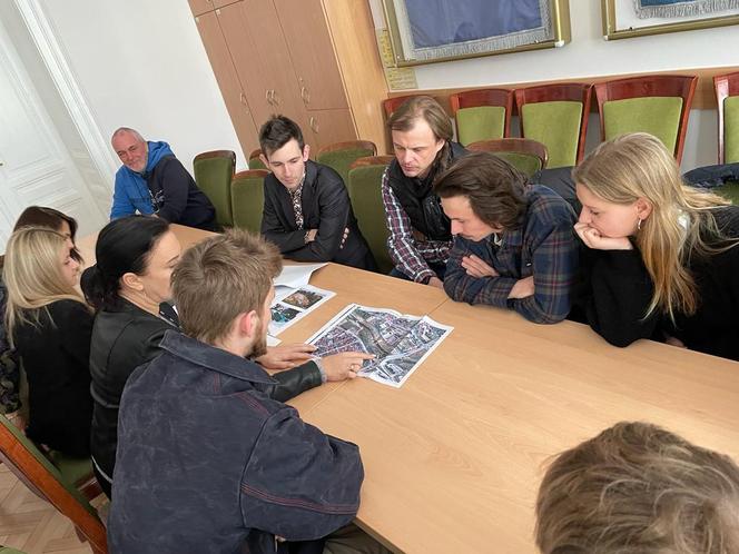 Spotkanie w ratuszu w sprawie skateparku 