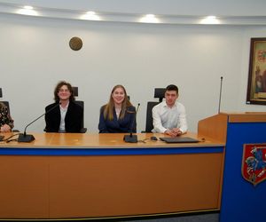 Debaty siedleckiej młodzieży ze szkół podstawowych i średnich odbyły się w ramach kampanii profilaktycznej Widzę Rozmawiam Reaguję 2025