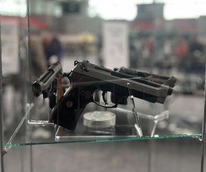 Hala sportowa w Puławach zamieniła się w arsenał. Tłumy na zlocie miłośników broni