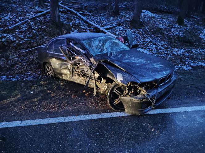 Czołowe zderzenie dwóch aut osobowych w Rzepinie