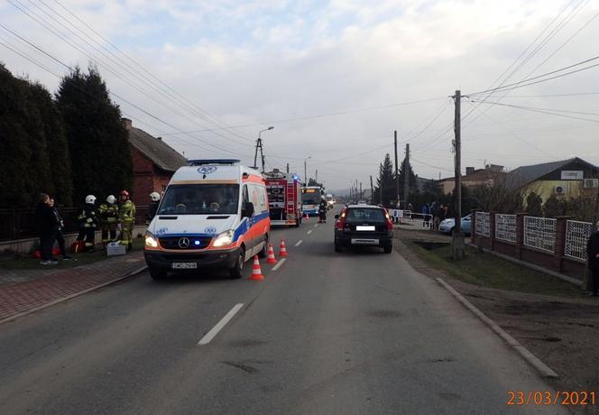 Koszmar na drodze w Gaszowicach. 9-letni chłopiec wbiegł wprost pod koła samochodu!